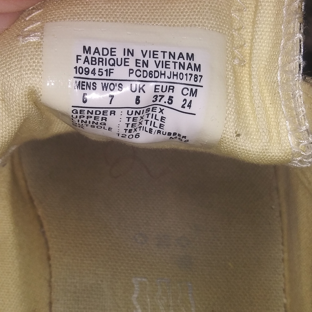 Converse - Picture 3 of 3